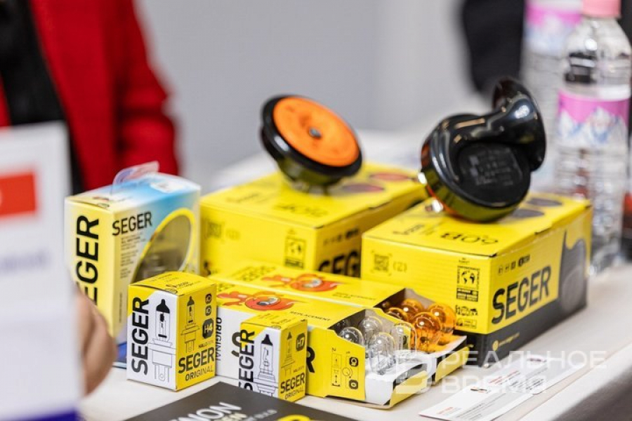 Пассажир пытался провезти в Казань незадекларированные автозапчасти на 63 кг