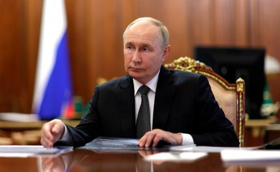 Путин в середине дня проведет по видеосвязи оперативное совещание с Совбезом