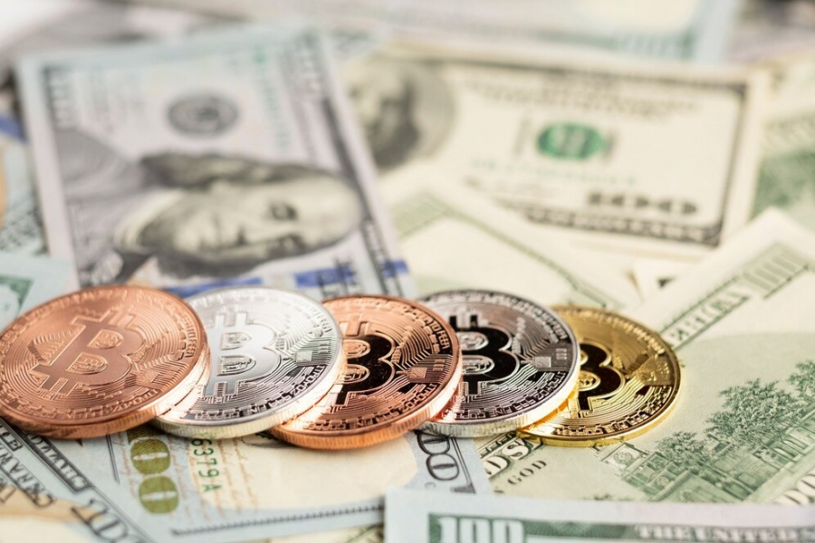 BTC снижается на фоне ожиданий роста потребительских цен