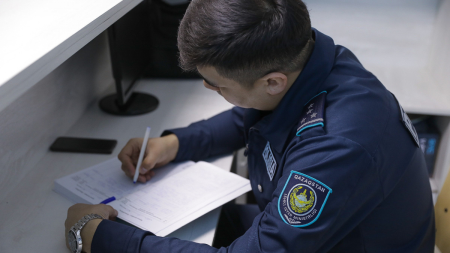 На доверчивого жителя Атбасара оформили кредиты на 2,5 млн тенге