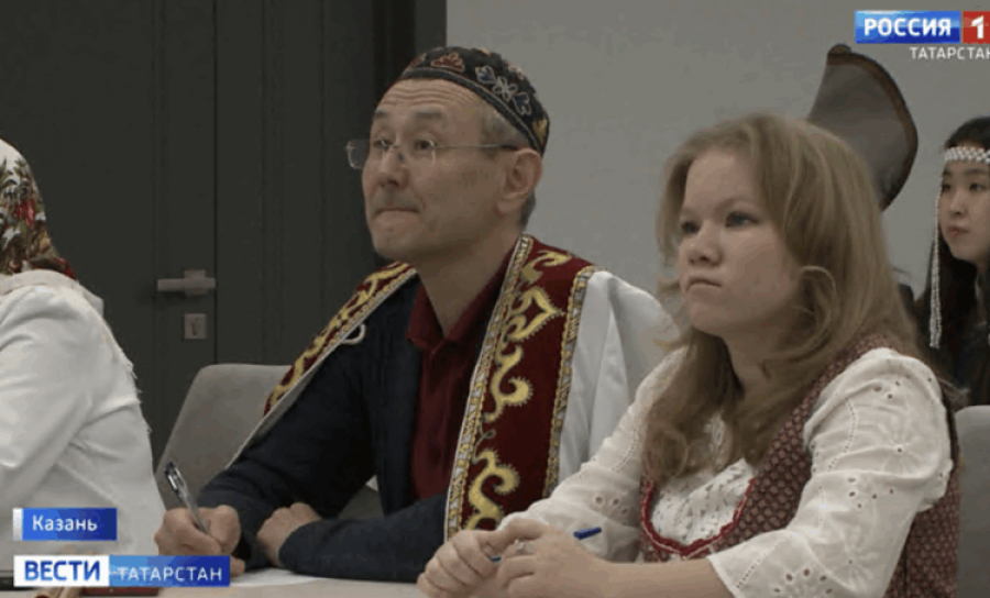 В Казани отметили День воссоединения Крыма с Россией медиафасадами и флешмобами