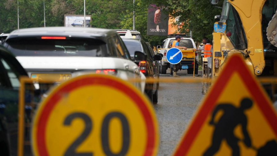 Еще две улицы частично перекрыли в Астане из-за ремонта