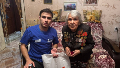 Молодогвардейцы побывали в гостях у нижнекамской блокадницы