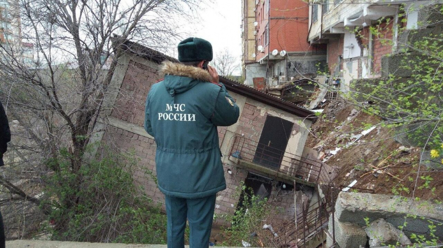 Из домов в Махачкале эвакуировали около 300 человек из‑за угрозы обрушения