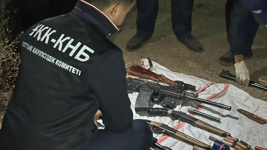 КНБ и полиция изъяли более 40 единиц оружия