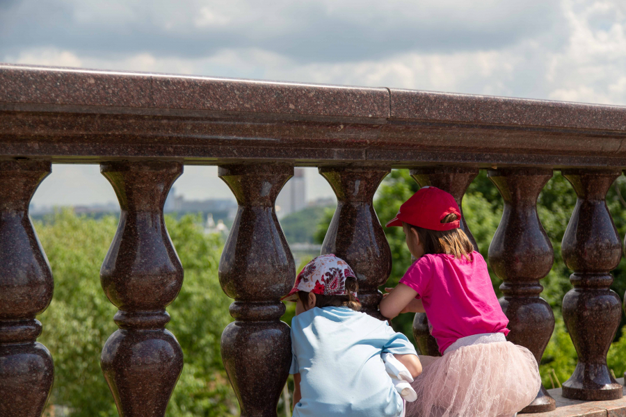 Леонов призвал отказаться от идеи ограничения доступа детей к соцсетям