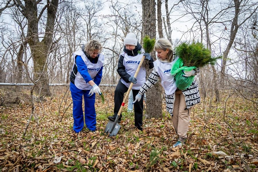 FESCO присоединилась к акции &laquo;Сад памяти&raquo; во Владивостоке