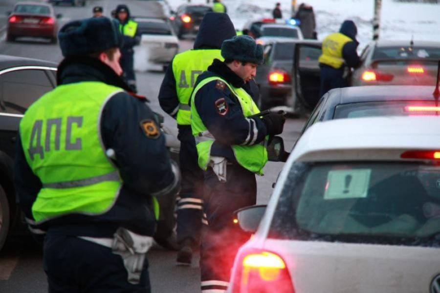 Водителей предупредили: штраф в 1&nbsp;000 рублей можно получить и в пробке