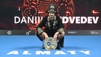 Медведев выиграл 21-й титул в карьере, победив на турнире в Алматы