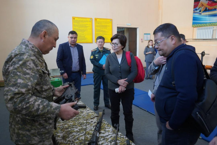Депутаты Мажилиса Парламента предложили наделить военно-технические школы функцией подготовки военнослужащих
