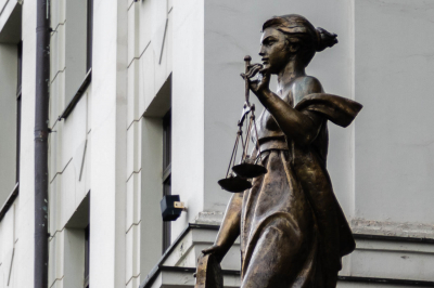 &laquo;Ъ&raquo;: Генпрокуратура требует изъять недвижимость у нижегородского судьи Фомина