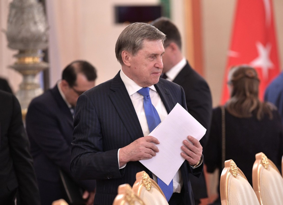 Ушаков: Трехсторонние переговоры на паузе, но РФ и США контактируют по Украине