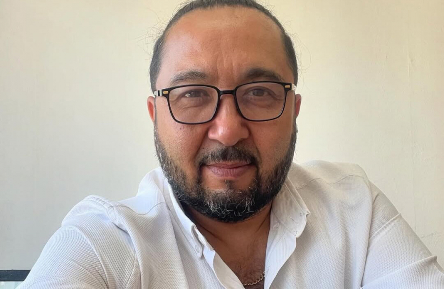 Ерлан КОКЕЕВ: Только петь - это мало