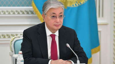 Токаев наградил работников металлургии