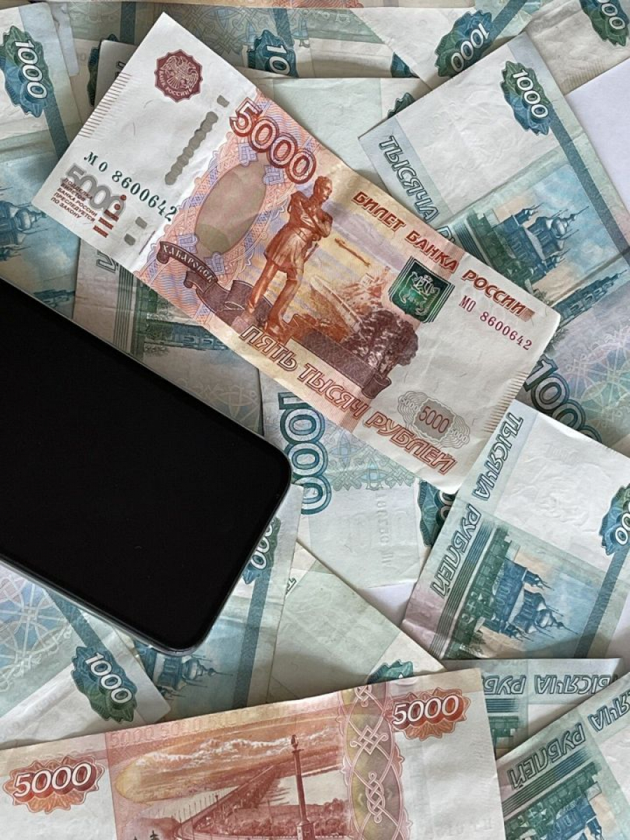В Челнах 21-летний бетонщик отдал 21 тысячу рублей за несуществующую путану