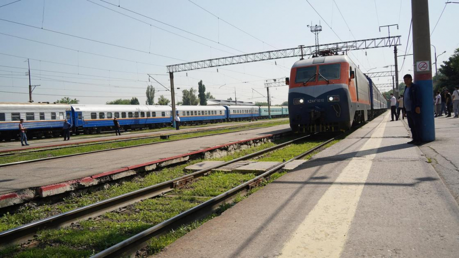 Опоздания поездов в Казахстане объяснили в КТЖ