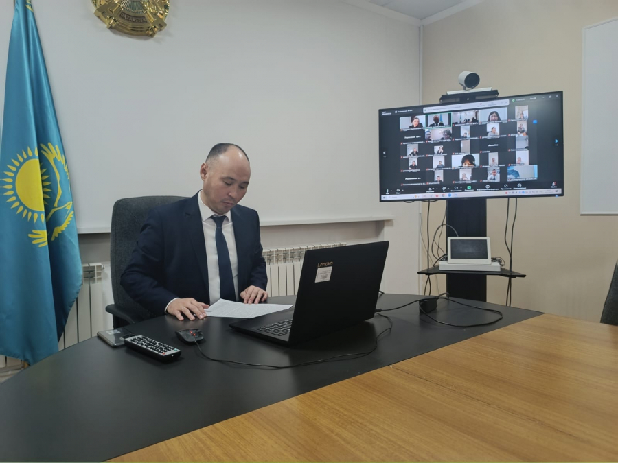 В Акмолинской области продолжается работа по исключению фактов переработок на госслужбе