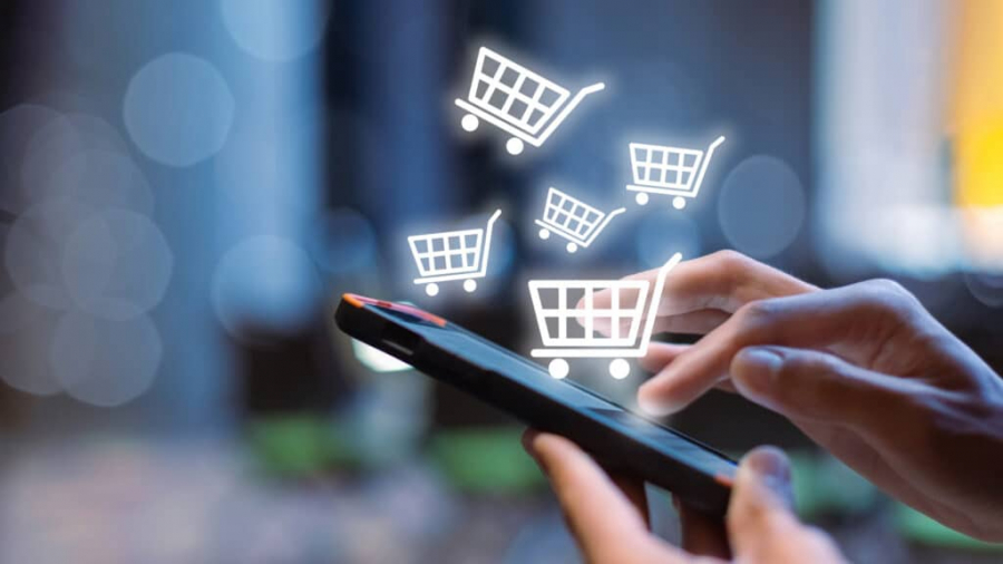 Какие товары казахстанцы раскупают к празднику Дня Республики