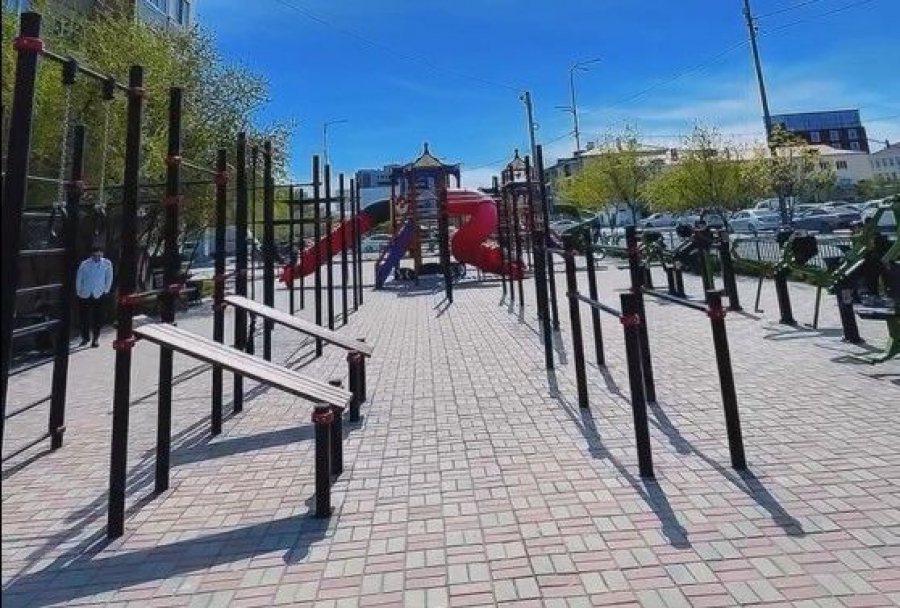 В Атырау расширяется сеть детских площадок