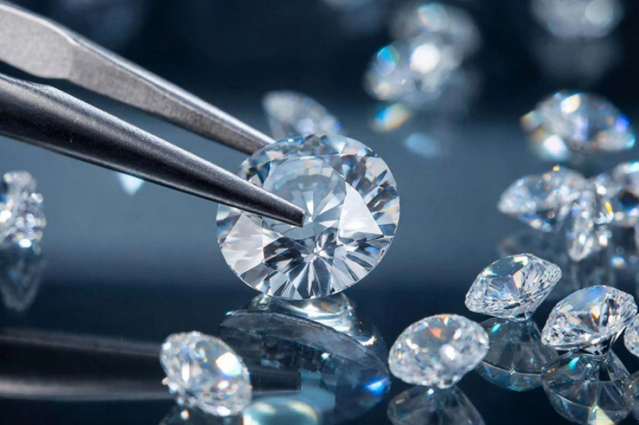 Индекс карата: цены на бриллианты в январе медленно, но всё еще снижались