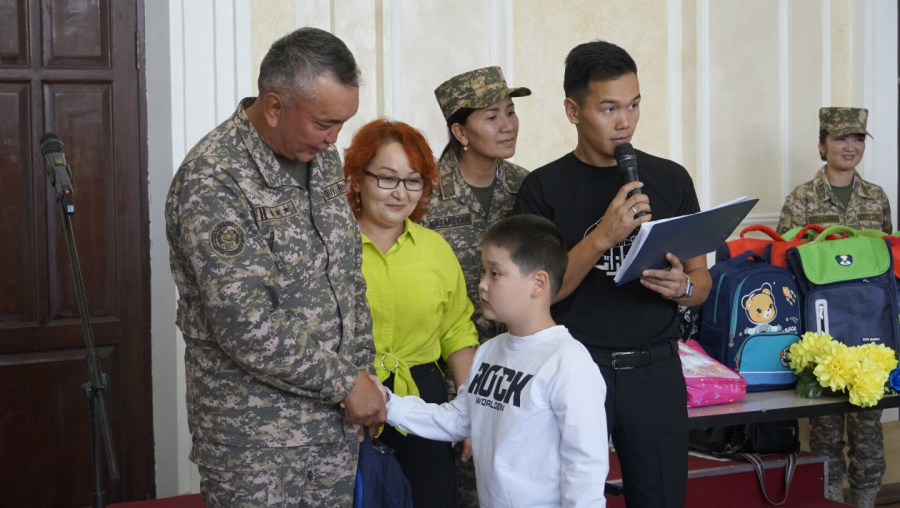 Региональное командование «Восток» поддержало акцию «Дорога в школу»