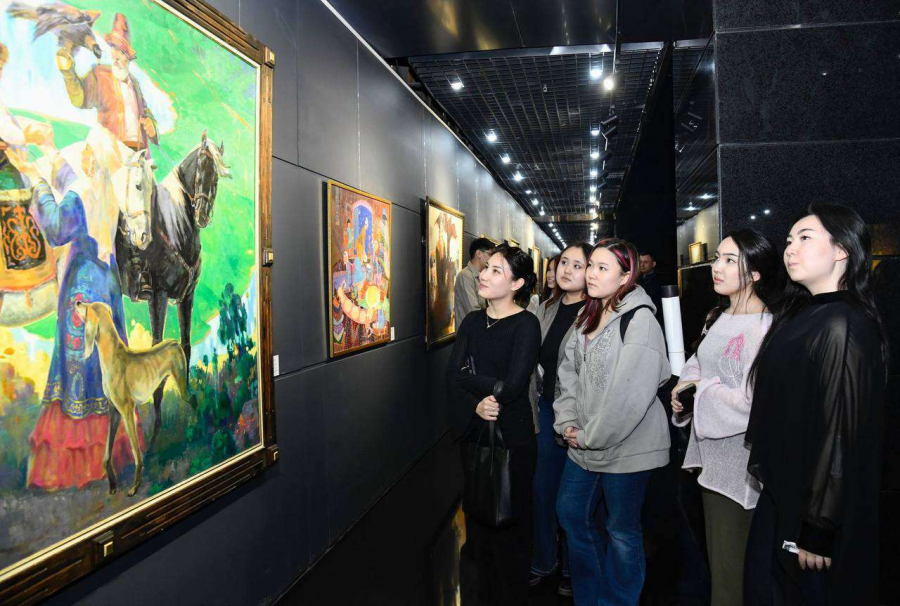 Победителей конкурса «Ұлттық құндылықтар: салттың сырлы бейнесі» наградили в столице