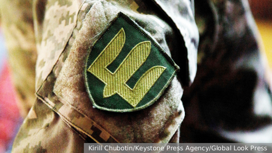 В Петербурге водитель не пропустил пожарную машину с мигалками