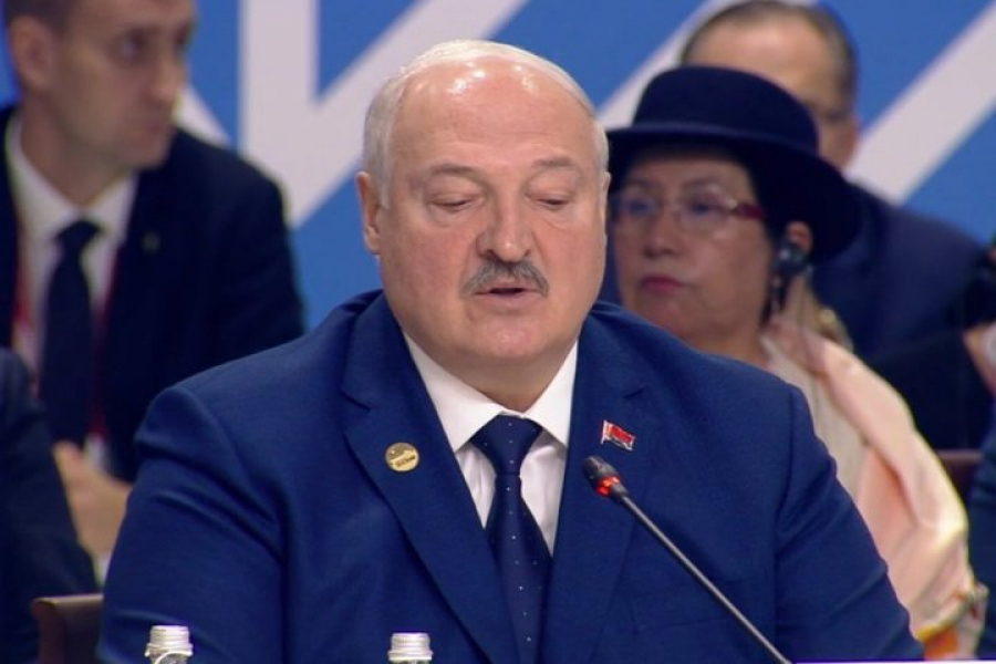 Лукашенко: Белоруссия готова защищать свой суверенитет комплексом &laquo;Орешник&raquo;