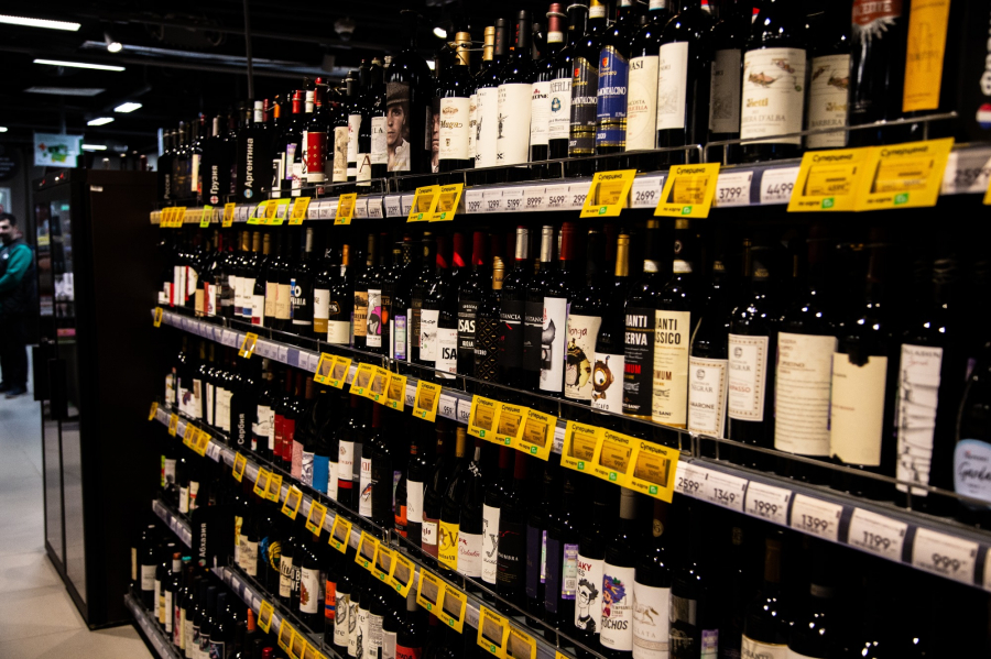 Нарколог Сараев заявил, что возрастной ценз на алкоголь с 21 года обоснован