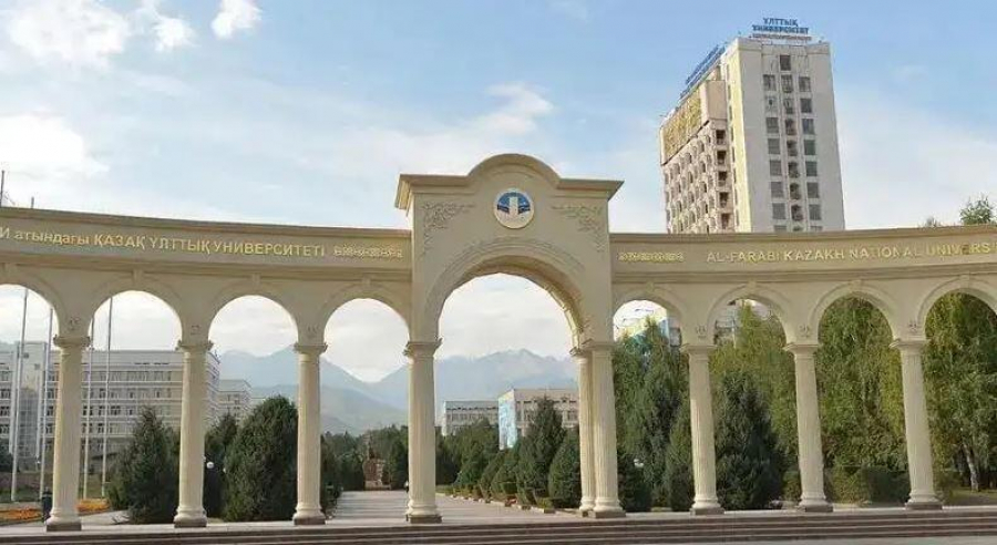 В Миннауки озвучили подробности смерти парня в фонтане КазНУ