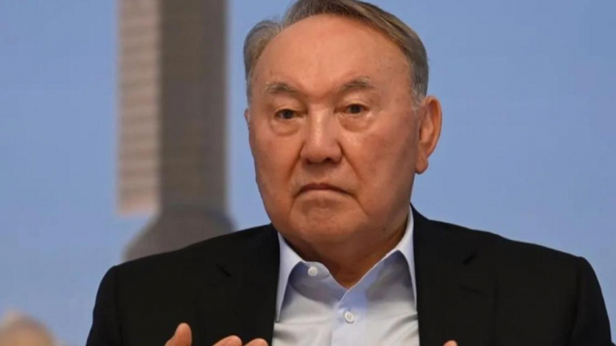 Нурсултан Назарбаев лишился статуса академика в Казахстане, заявили в Миннауки
