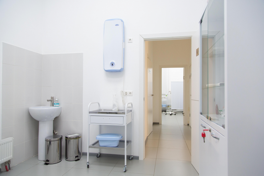 Юрист Чернышук заявил, что самозанятый может оформить больничный на Госуслугах