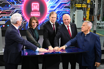 Мантуров и&nbsp;Чемезов обсудили подготовку к&nbsp;юбилею Челнов и&nbsp;50-летию КАМАЗа