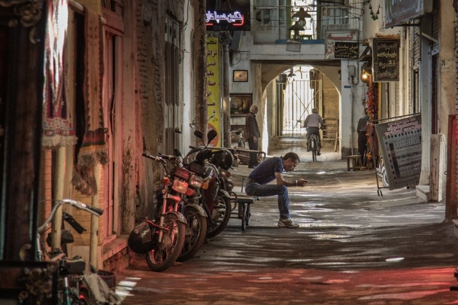 Иран уже 13-й день отрезан от интернета