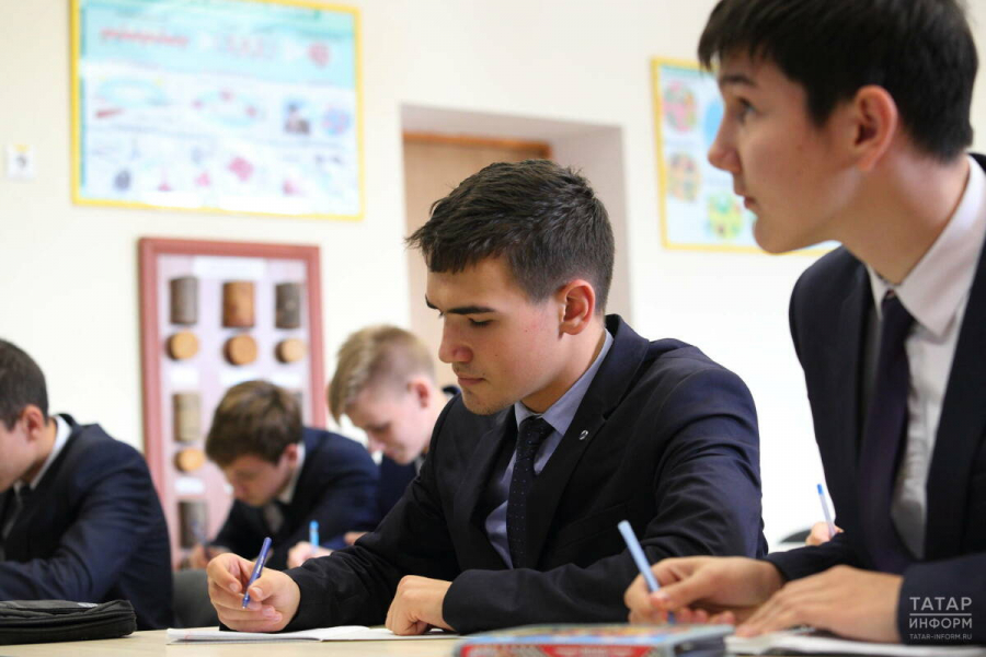 В Минпросвещения объяснили, в каких случаях могут не принять в 10-й класс