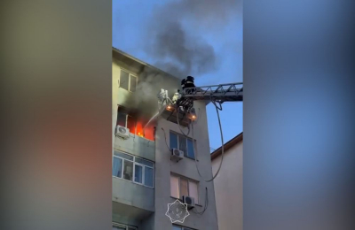 В Атырау загорелась квартира в многоэтажке
