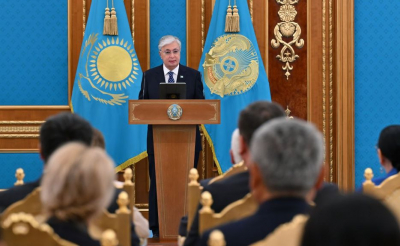 Президент поздравил работников СМИ