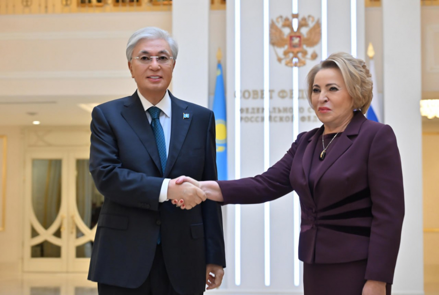 Глава государства провел встречу с главой Совета Федерации России