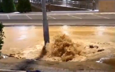 В Актау прорвало два крупных водопровода  