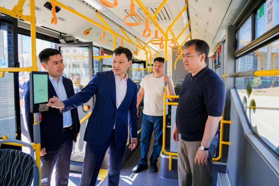 Более 300 новых автобусов выйдут на линию до конца года в Астане